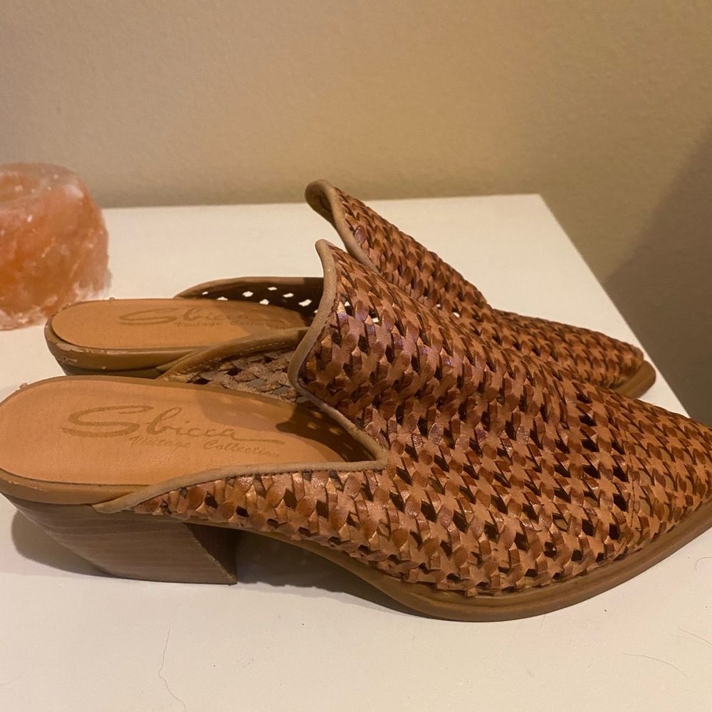 Woven sbicca mules